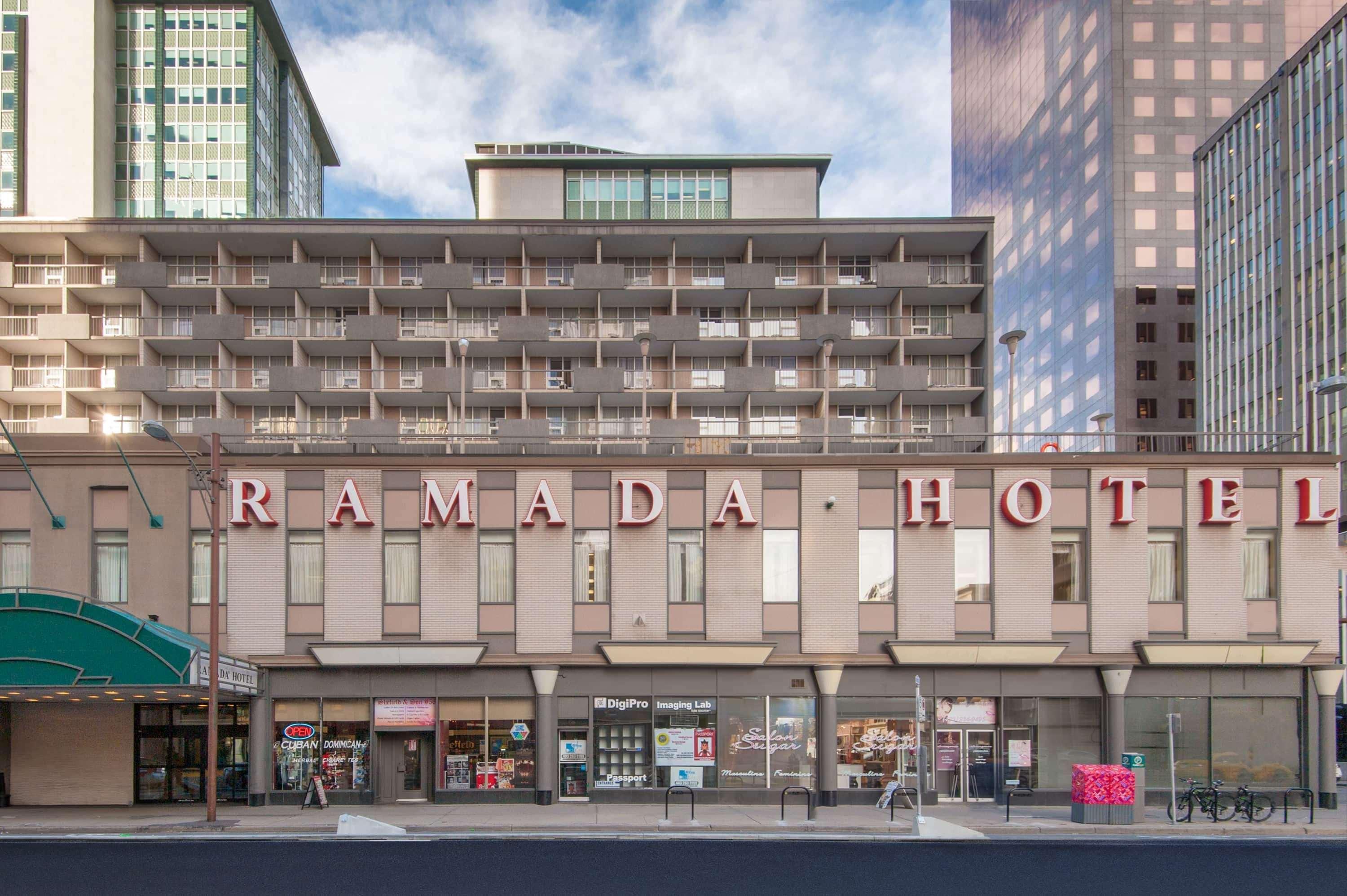 Ramada Plaza By Wyndham Calgary Downtown Otel Dış mekan fotoğraf