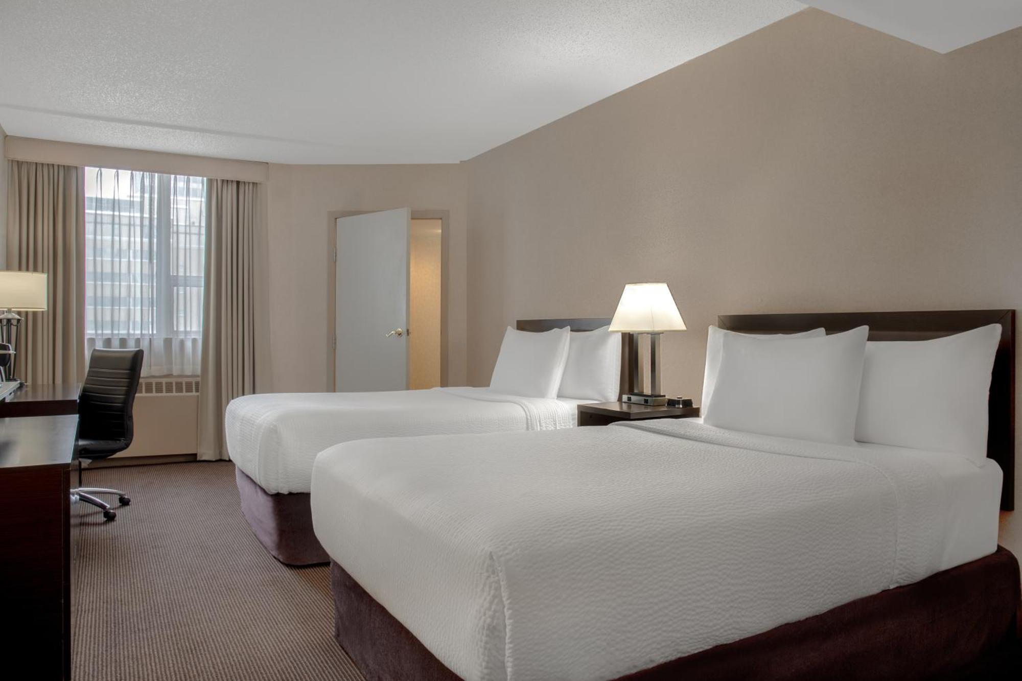 Ramada Plaza By Wyndham Calgary Downtown Otel Dış mekan fotoğraf