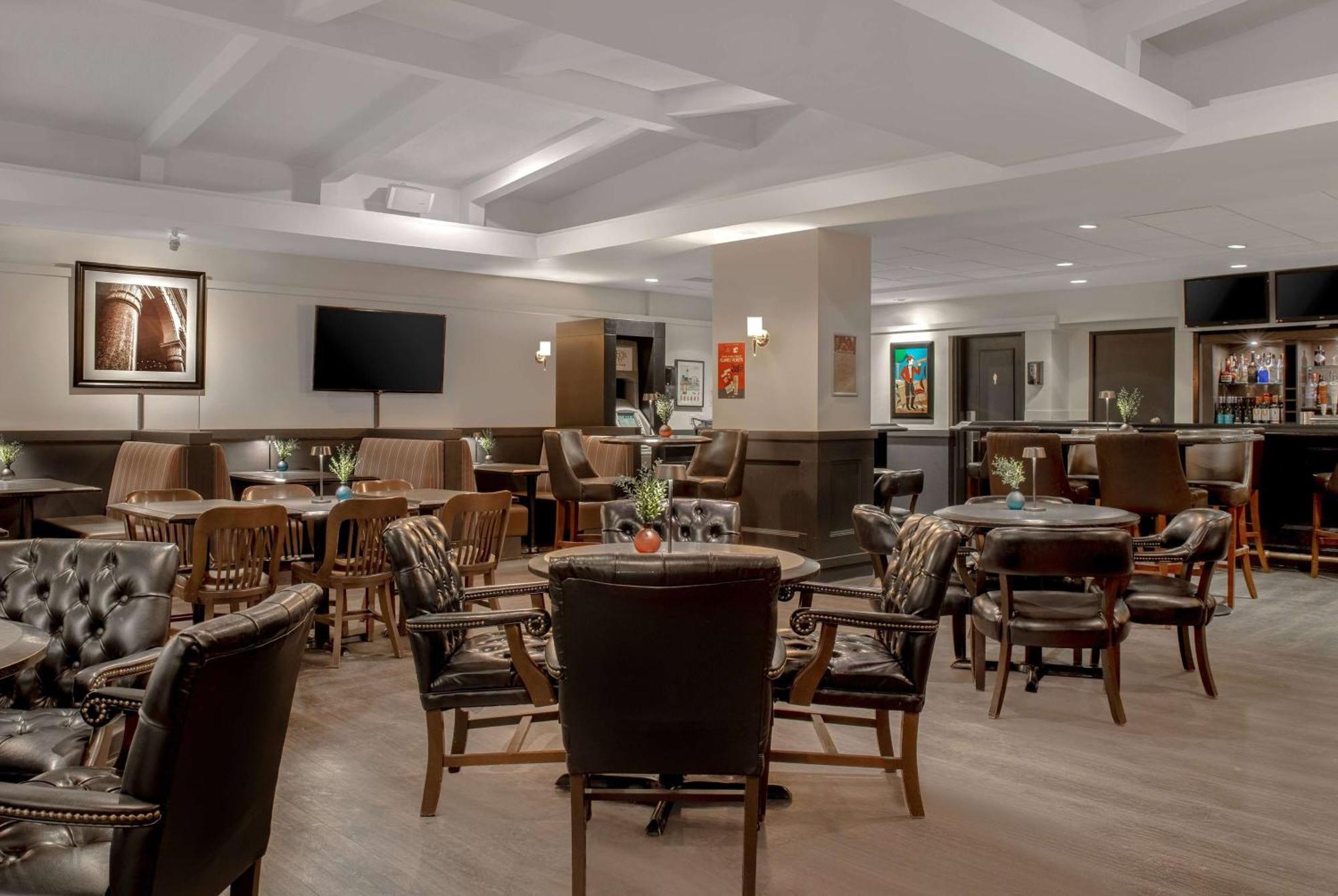 Ramada Plaza By Wyndham Calgary Downtown Otel Dış mekan fotoğraf