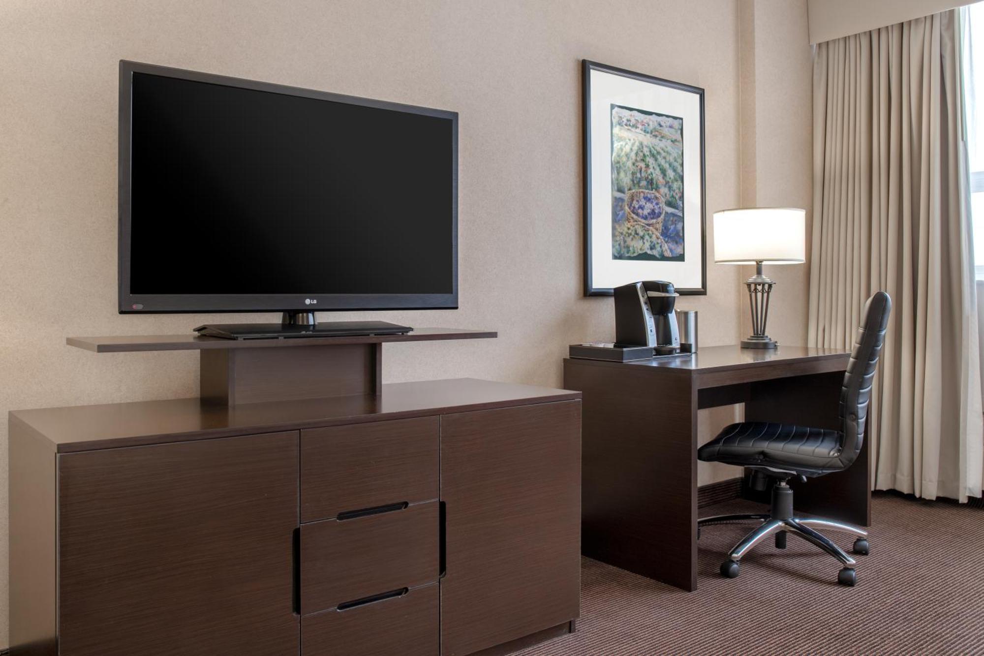 Ramada Plaza By Wyndham Calgary Downtown Otel Dış mekan fotoğraf