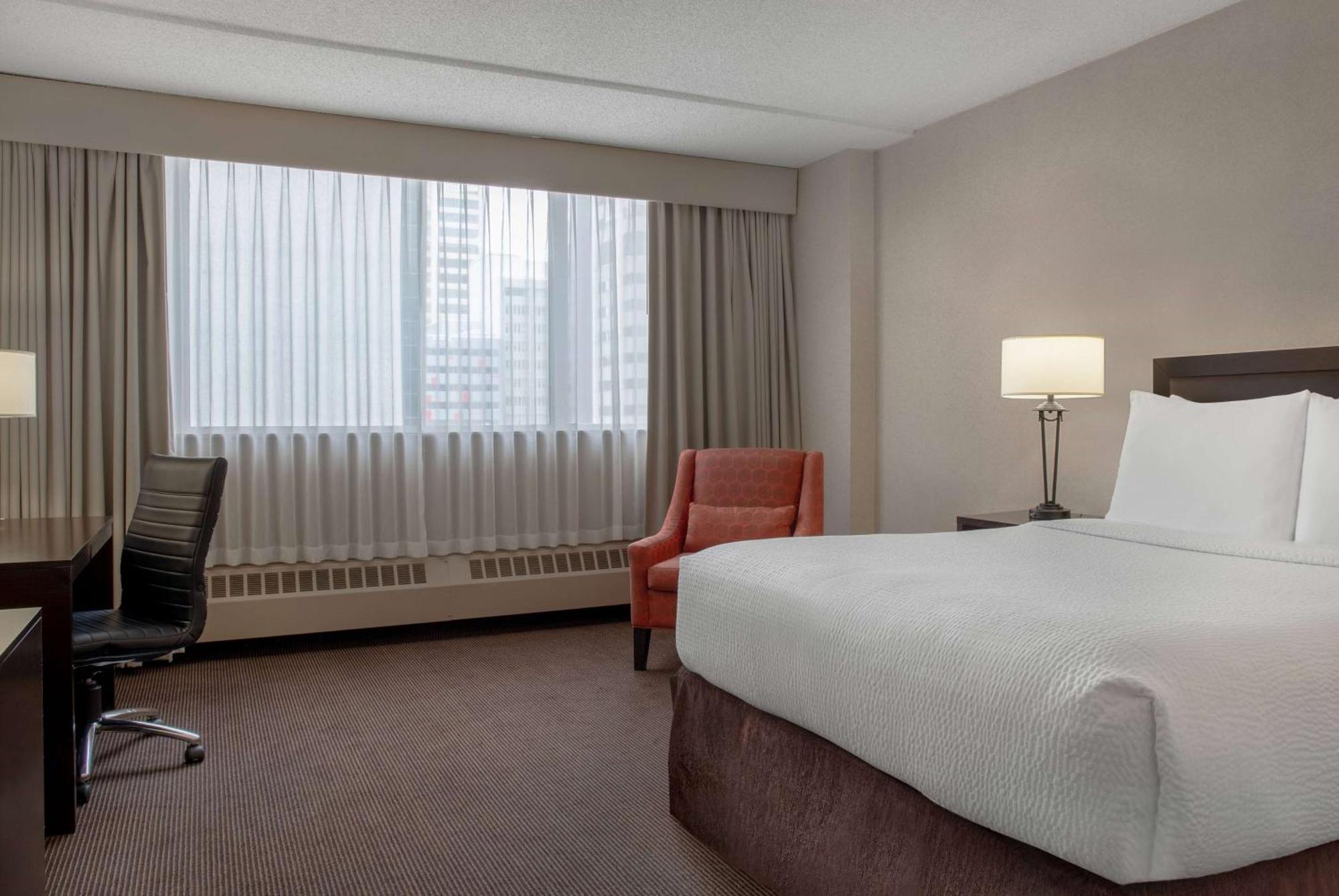 Ramada Plaza By Wyndham Calgary Downtown Otel Dış mekan fotoğraf