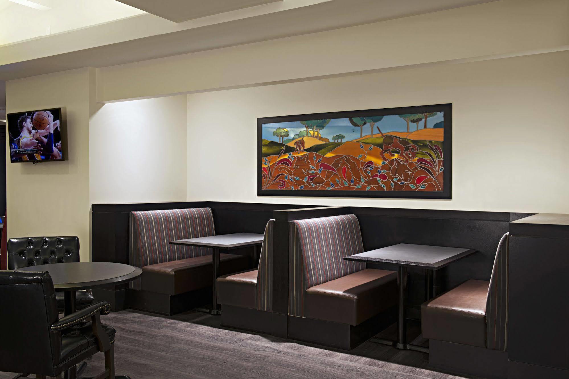 Ramada Plaza By Wyndham Calgary Downtown Otel Dış mekan fotoğraf